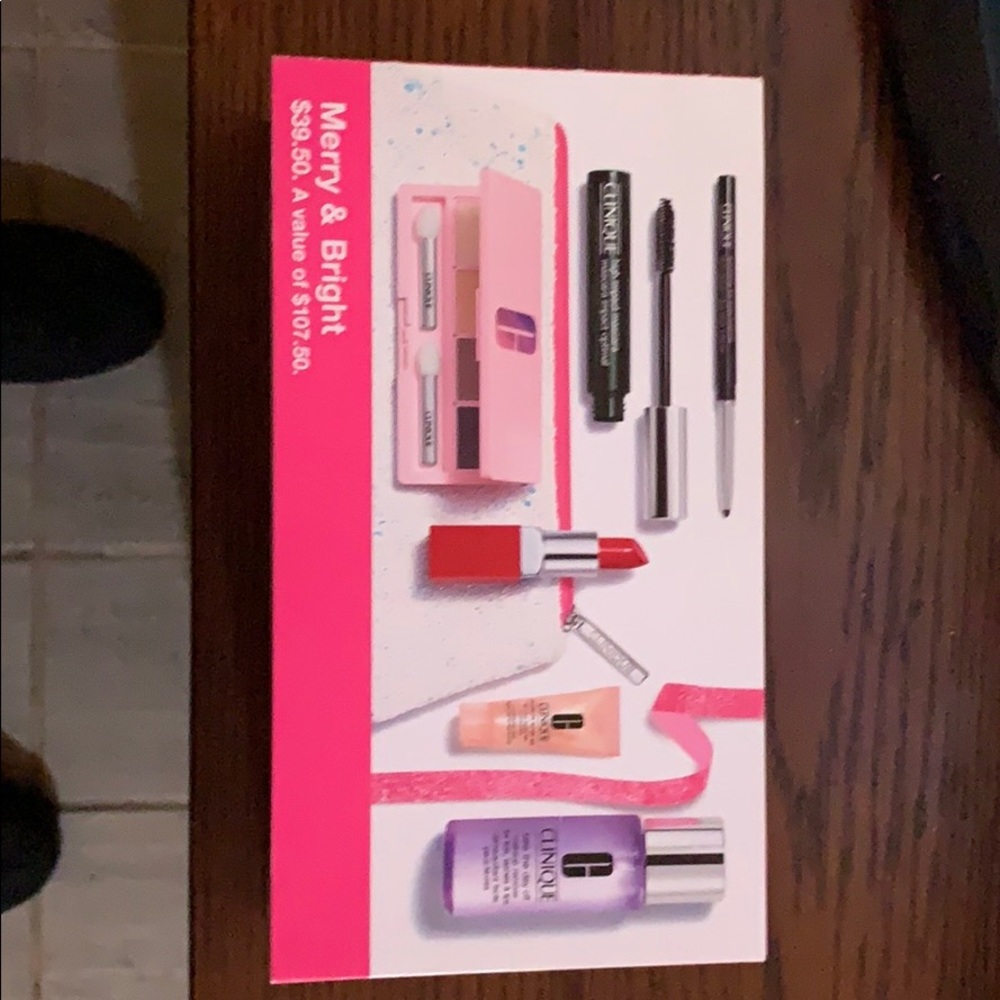 Limited Edition Merry & Bright Clinique box set